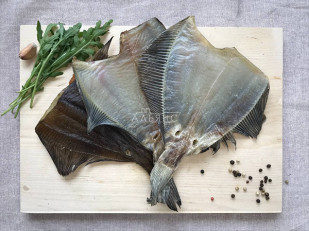 Горбуша теша (брюшки) холодного копчения: Камбала камчатская вяленая без икры