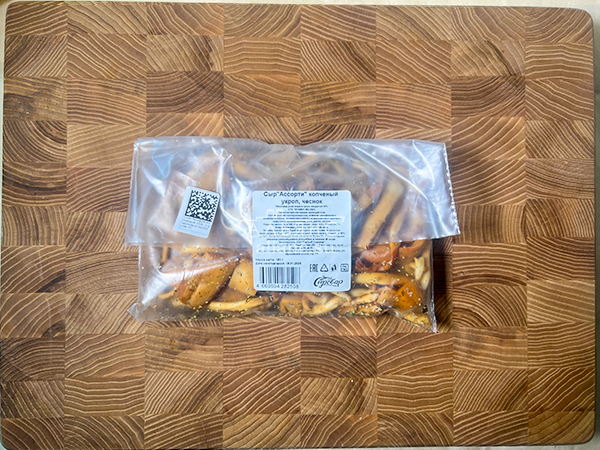 Сыр 150 гр ГОРНЫЙ СЫРОВАР (Ассорти копчёный с укропом и чесноком) в Энгельсе