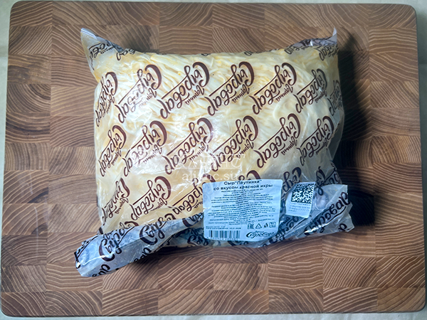 Сыр 1 кг ГОРНЫЙ СЫРОВАР (Паутинка со вкусом красной икры) в Энгельсе